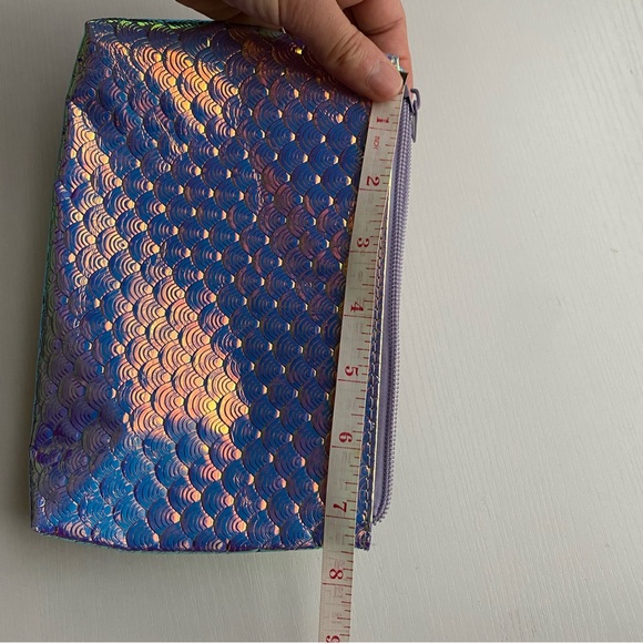 Mermaid Iridescent Rainbow Oil Slick Travel Bag Toiletry Bag - Picture 3 of 7